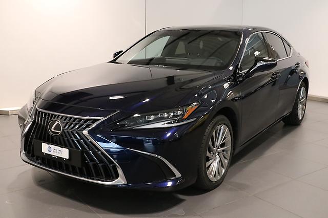 LEXUS ES 300h Excellence: Jetzt Probefahrt buchen!