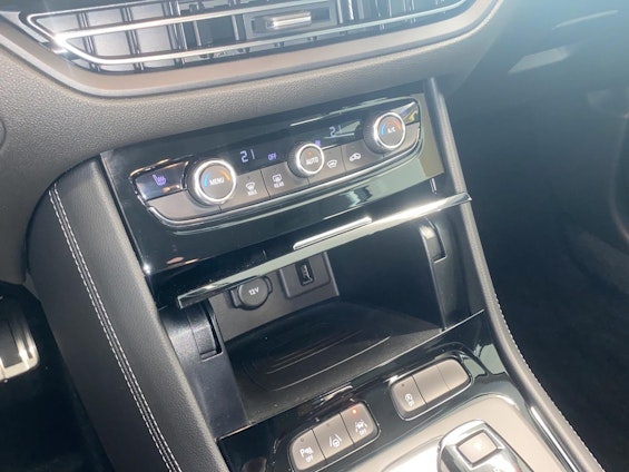 Vehicle image 10 Vehicle image 10