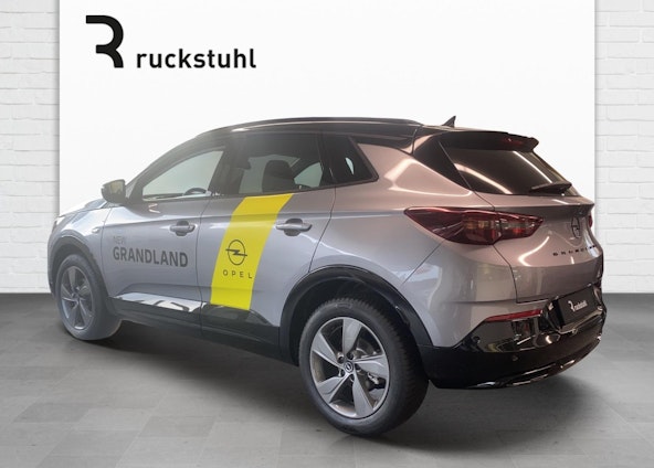 Vehicle image 3 Vehicle image 3