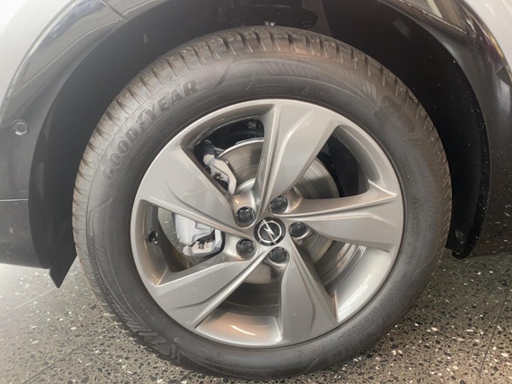 Vehicle image 13 Vehicle image 13