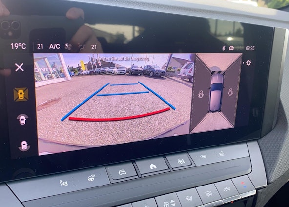 Vehicle image 9 Vehicle image 9