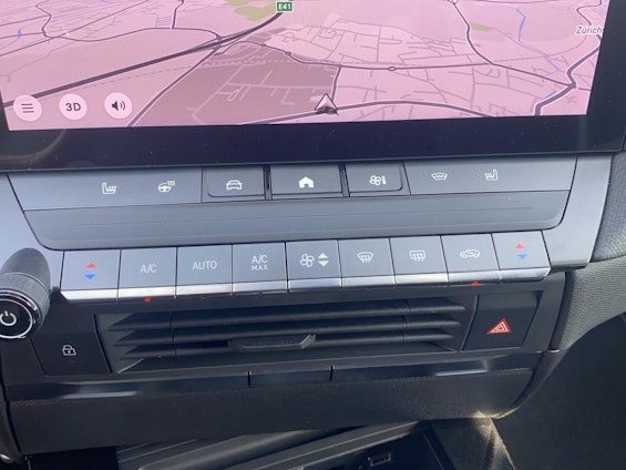 Vehicle image 10 Vehicle image 10