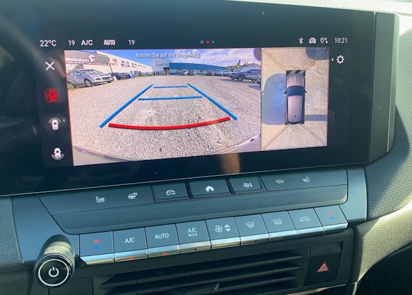 Vehicle image 9 Vehicle image 9