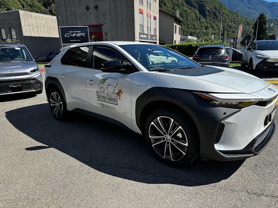 Vehicle image 5 Vehicle image 5