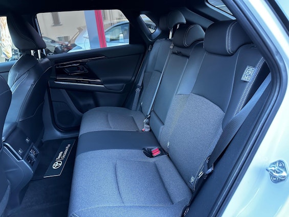 Vehicle image 12 Vehicle image 12