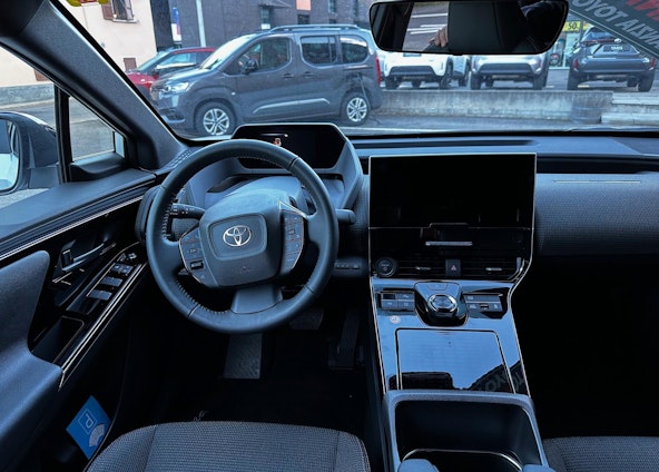 Vehicle image 13 Vehicle image 13