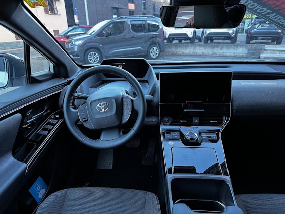 Vehicle image 6 Vehicle image 6