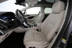 Vehicle image JAGUAR I-Pace EV400 SE AWD