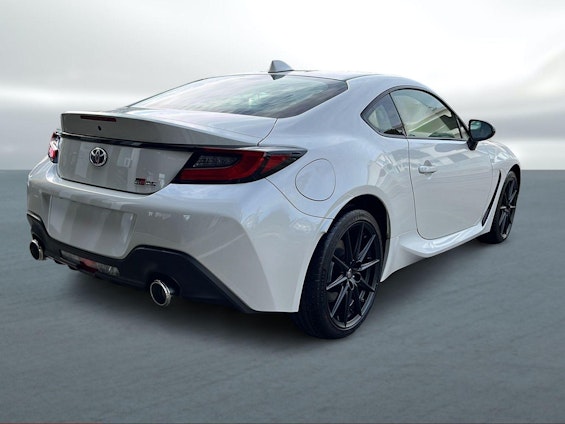 Vehicle image 6 Vehicle image 6