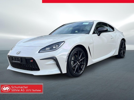 First vehicle image First vehicle image