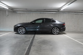 Vehicle image JAGUAR XE0