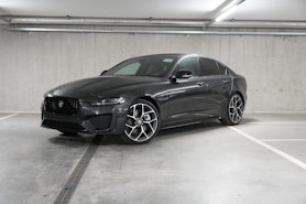 Vehicle image JAGUAR XE0