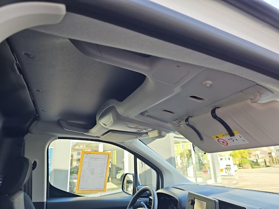 Vehicle image 19 Vehicle image 19