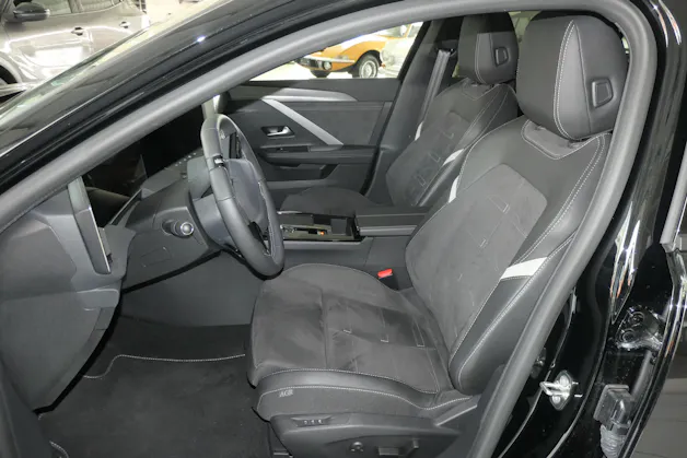 Opel Astra 1.2 T 130 Swiss Plus