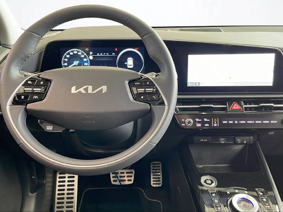 Vehicle image 4 Vehicle image 4