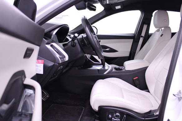 JAGUAR E-Pace 2.0 T 300 R-Dynamic HSE AWD 2