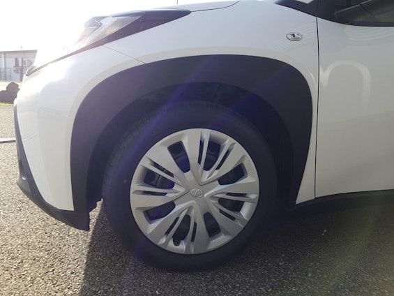 Vehicle image 8 Vehicle image 8