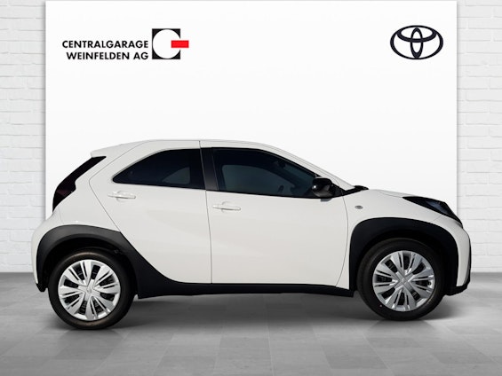 Vehicle image 6 Vehicle image 6