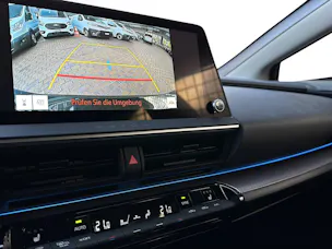 Toyota Prius 2.0 Plug-In-Hybrid Style