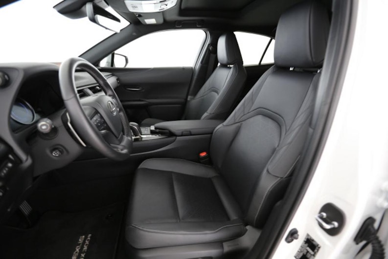 Vehicle image LEXUS UX