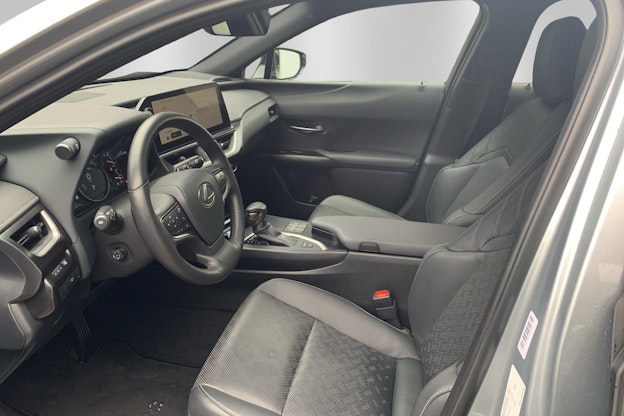 Vehicle image 9 Vehicle image 9