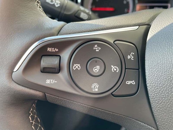 Vehicle image 9 Vehicle image 9