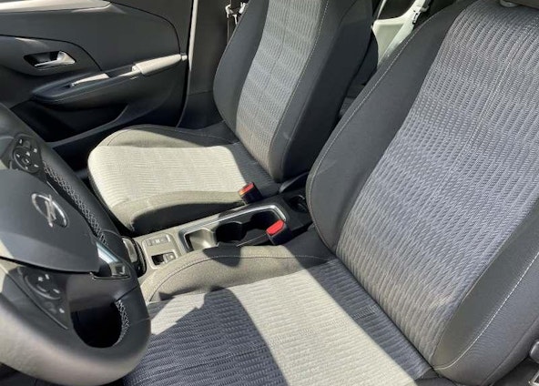 Vehicle image 4 Vehicle image 4