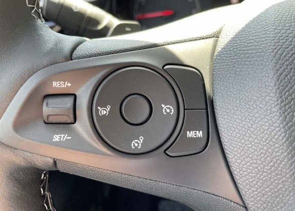 Vehicle image 9 Vehicle image 9