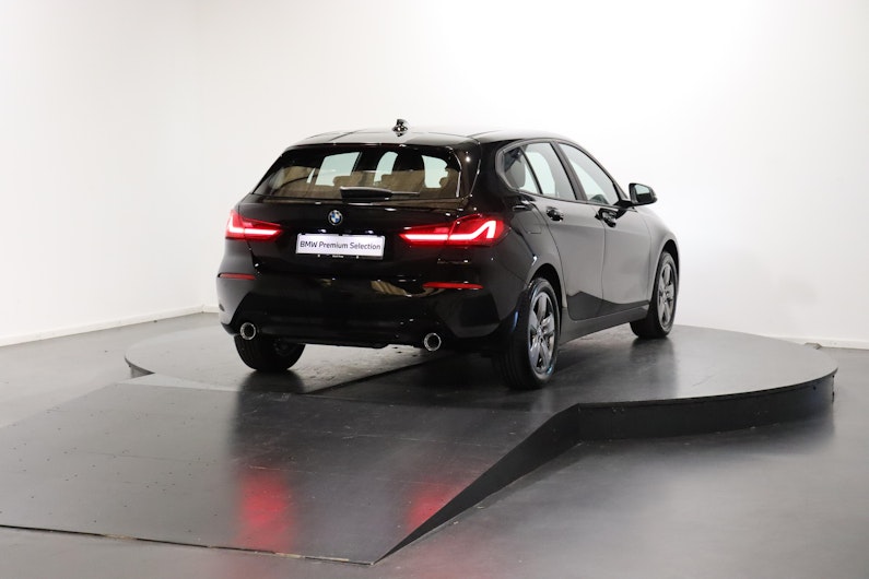 Vehicle image BMW 1 SERIES