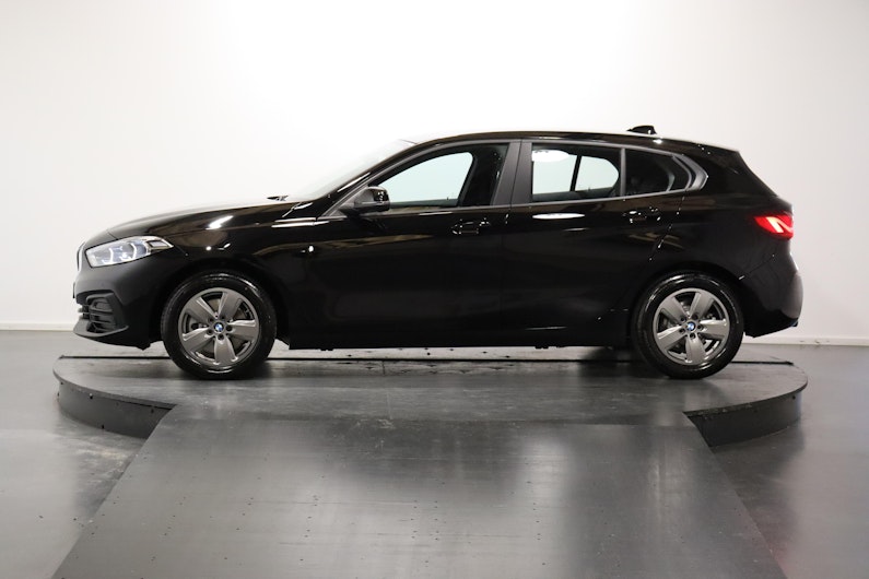 Vehicle image BMW 1 SERIES