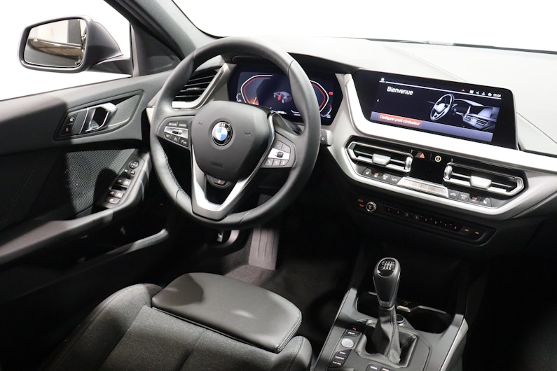 Vehicle image BMW 1 SERIES