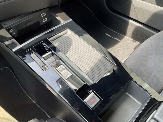 Vehicle image 6 Vehicle image 6