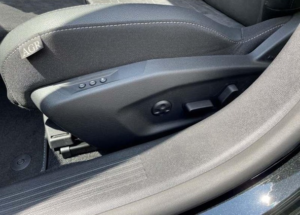 Vehicle image 9 Vehicle image 9