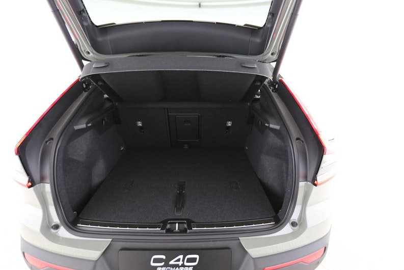 Vehicle image VOLVO C40