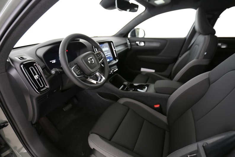 Vehicle image VOLVO C40