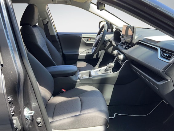 Vehicle image 16 Vehicle image 16