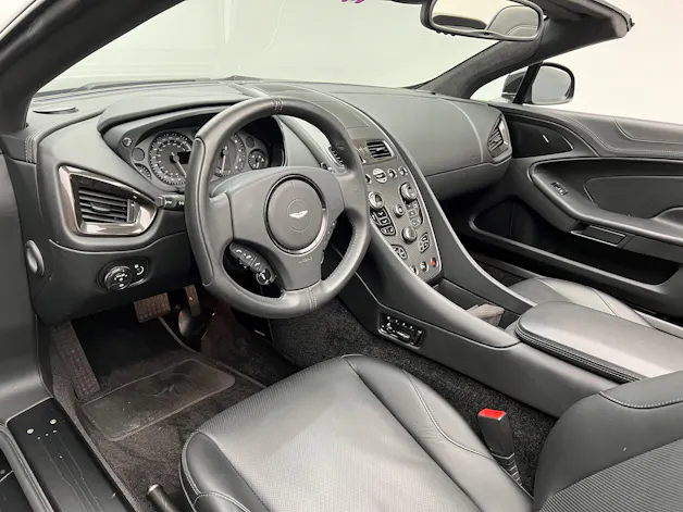 Aston Martin Vanquish Volante 6.0 V12