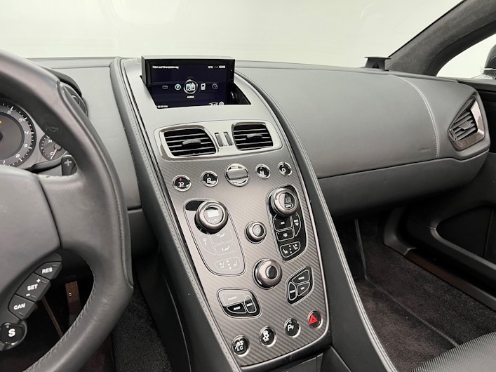 Vehicle image ASTON MARTIN V12 Vanquish