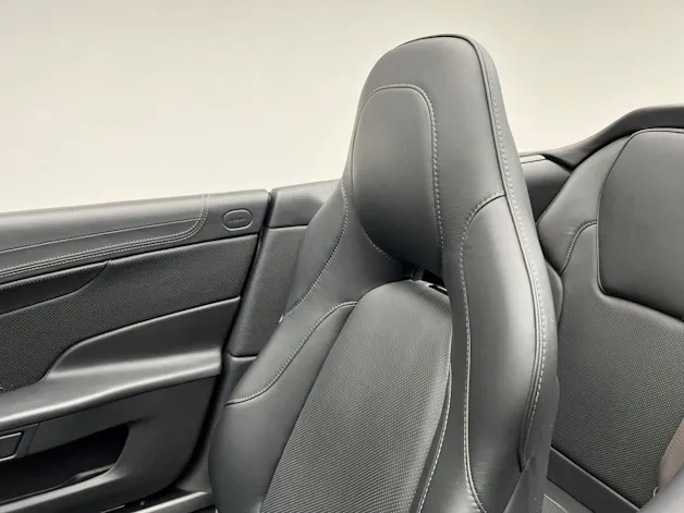 Aston Martin Vanquish Volante 6.0 V12