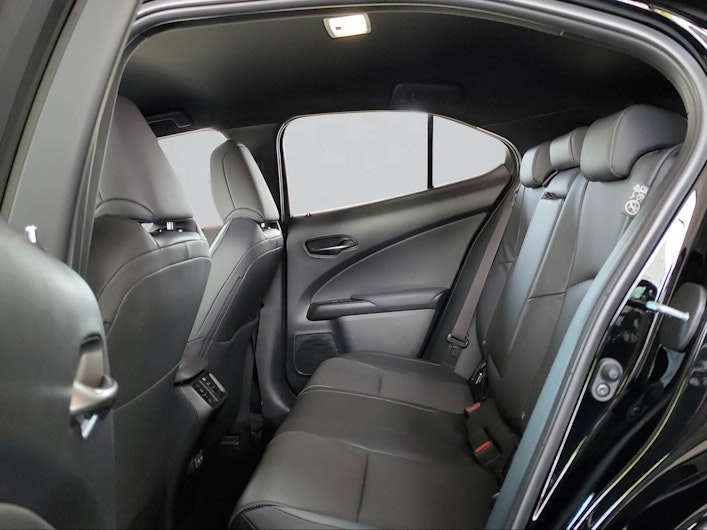 Vehicle image LEXUS UX