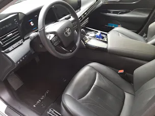 Toyota Mirai Fuel Cell Platinum