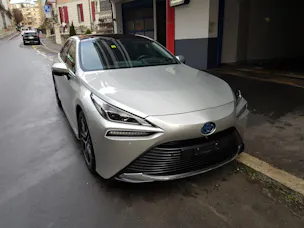 Toyota Mirai Fuel Cell Platinum