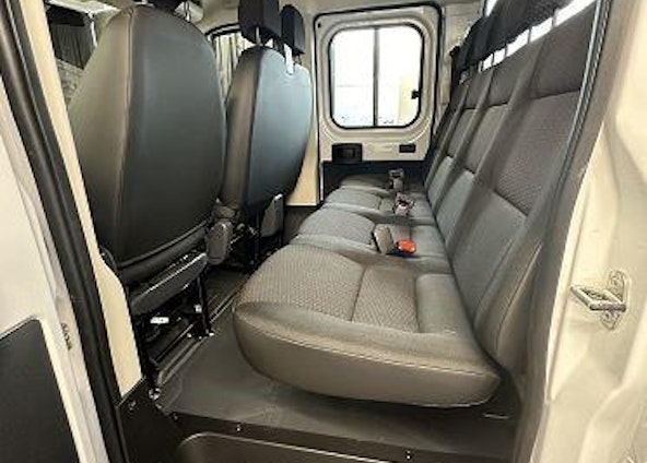 Vehicle image 6 Vehicle image 6