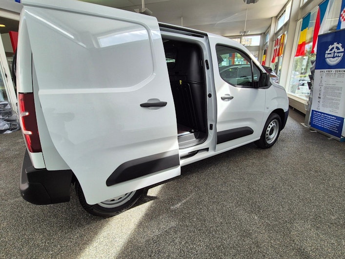 Vehicle image OPEL COMBO