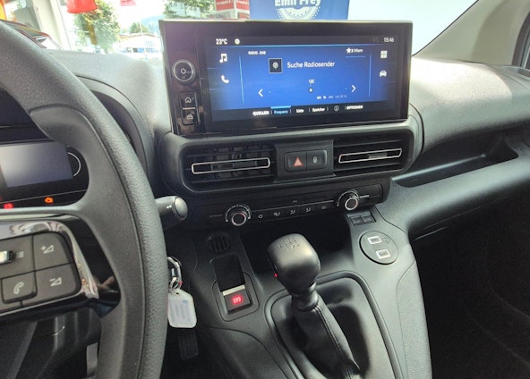 Vehicle image 6 Vehicle image 6