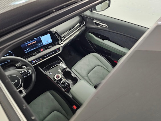 Vehicle image 9 Vehicle image 9