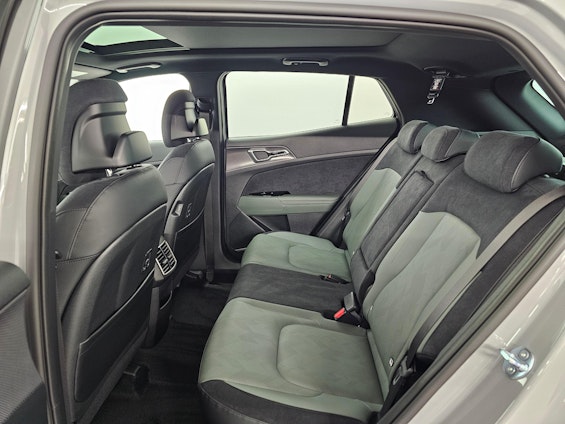 Vehicle image 6 Vehicle image 6