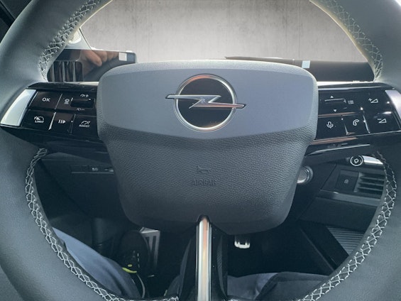 Vehicle image 13 Vehicle image 13