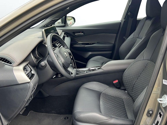 Vehicle image 4 Vehicle image 4