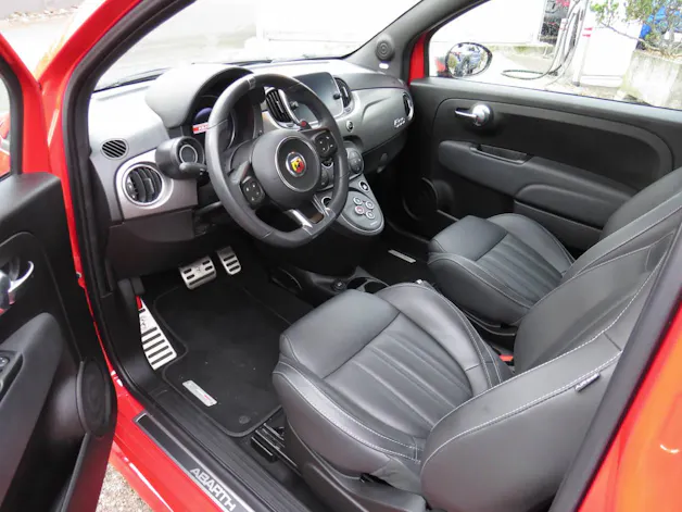 Fiat 595 C Abarth 1.4 T-Jet 165 Turismo